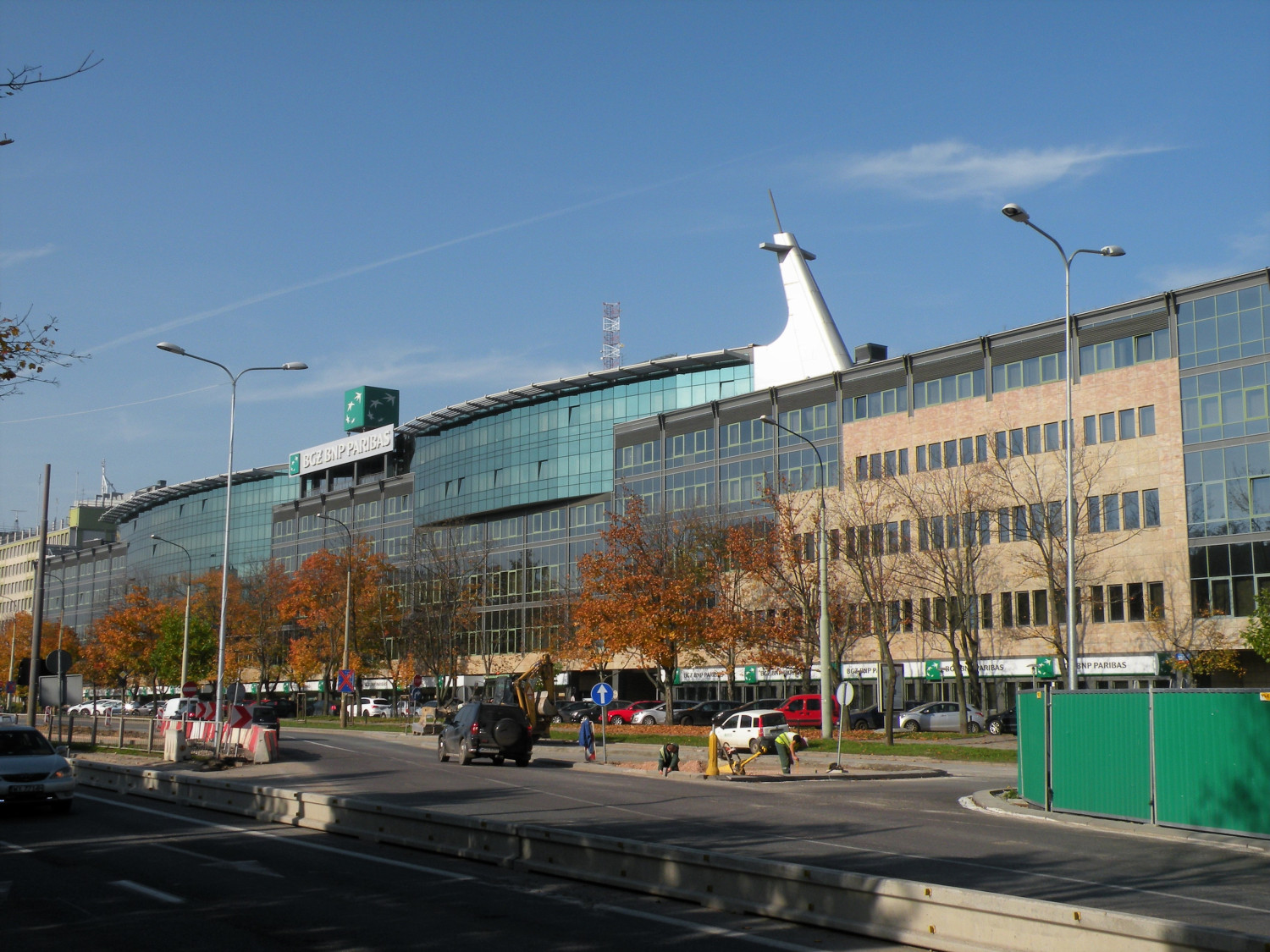 Zdjęcie architektury budynku Centrala Banku Gospodarki Żywnościowej SA (obecnie Banku BNP Paribas SA)